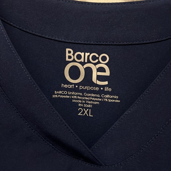 Barco One 5 Pocket Shaped Scrub Top - Picture 6 of 6